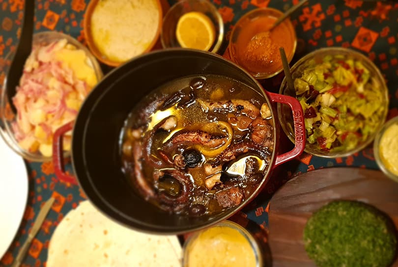 recept-hobotnica-iz-staub-cocotta-liveno posuđe-najbolja hobotnica